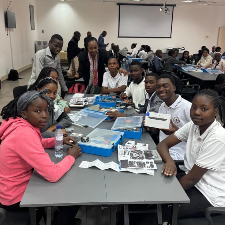 Estudantes em sala de aula